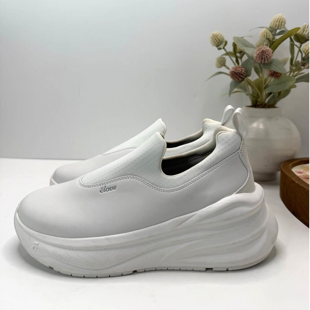 Clove Ona Slip On Sneaker Nursing Healthcare Shoes Brilliant White Women 7.5
